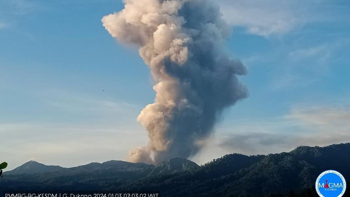 Erupsi Gunung Dukono Telan Korban Jiwa, Dua Warga Negara Asing Dilaporkan Meninggal