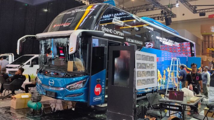 Hino Siapkan Kejutan Bus Terbaru di GIIAS 2026, Desain Pintu Samping Jadi Sorotan