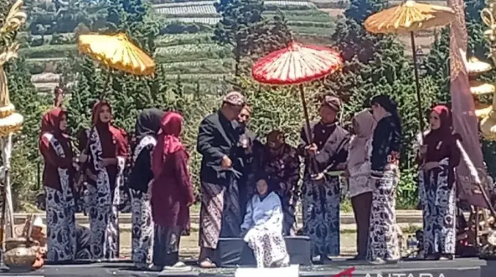 Ruwatan Anak Bajang di Dieng, Tradisi Leluhur yang Tetap Bertahan di Tengah Perubahan Zaman