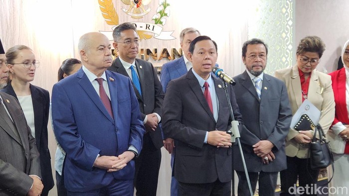 Ketua DPD RI Sultan Terima Senator Rusia, Bahas Peluang Kerja Sama Pendidikan