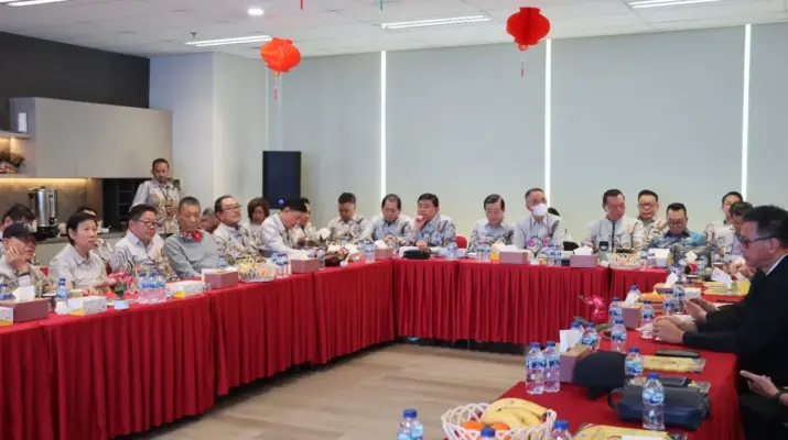 https://indotribune.my.id/kemenko-pangan-mulai-proyek-percontohan-kedelai-25-hektare-di-cariu-target-diperluas-pada-2027/