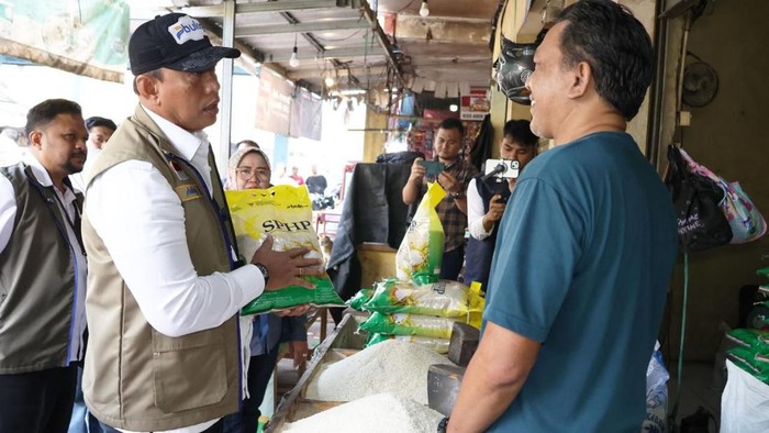 BULOG Perkuat Pasokan Beras ke Pasar dan Ritel untuk Jaga Harga Tetap Sesuai HET