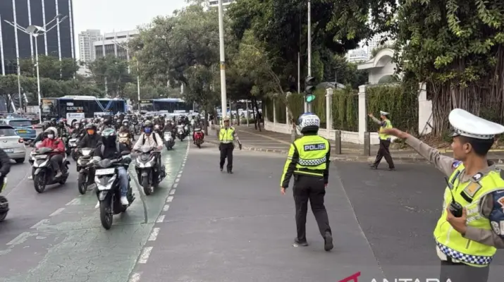 Lima Rute Transjakarta Dialihkan akibat Unjuk Rasa, Halte Balai Kota Tak Dilayani Sementara