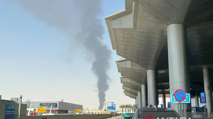 Koalisi Arab Saudi Kecam Serangan Houthi ke Bandara Riyadh, Sebut sebagai Kejahatan Perang